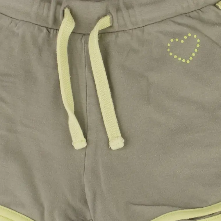 Lotta Shortsit 122 cm close up preview