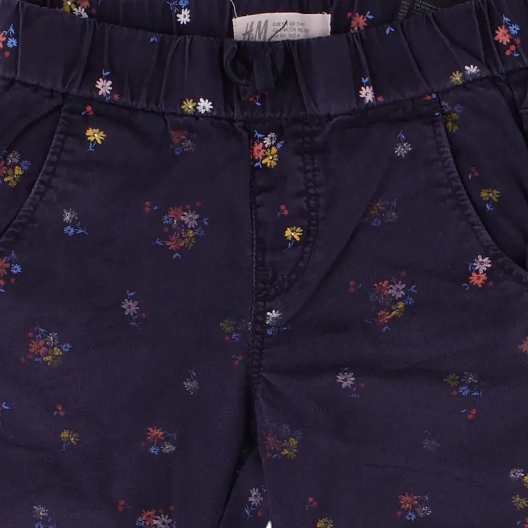 H&M Housut 104 cm close up preview