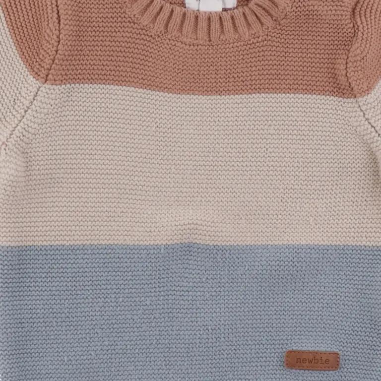 Newbie Collegepaita 68 cm close up preview