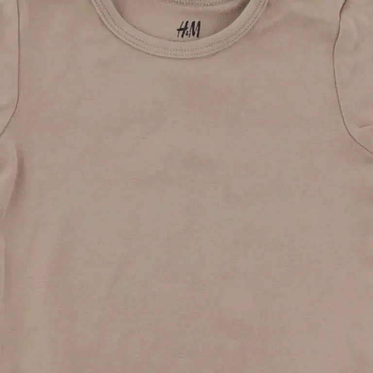 H&M Body 80 cm close up preview