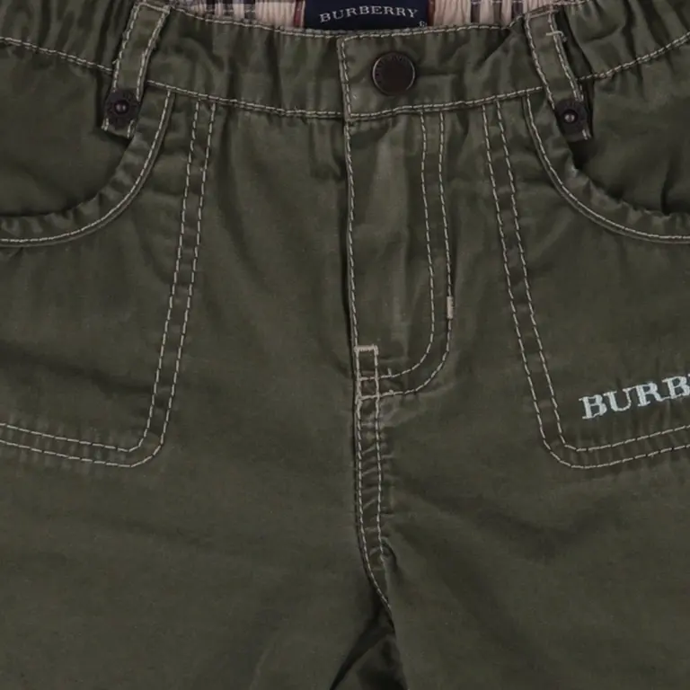 Burberry Brit Short 68 cm close up preview