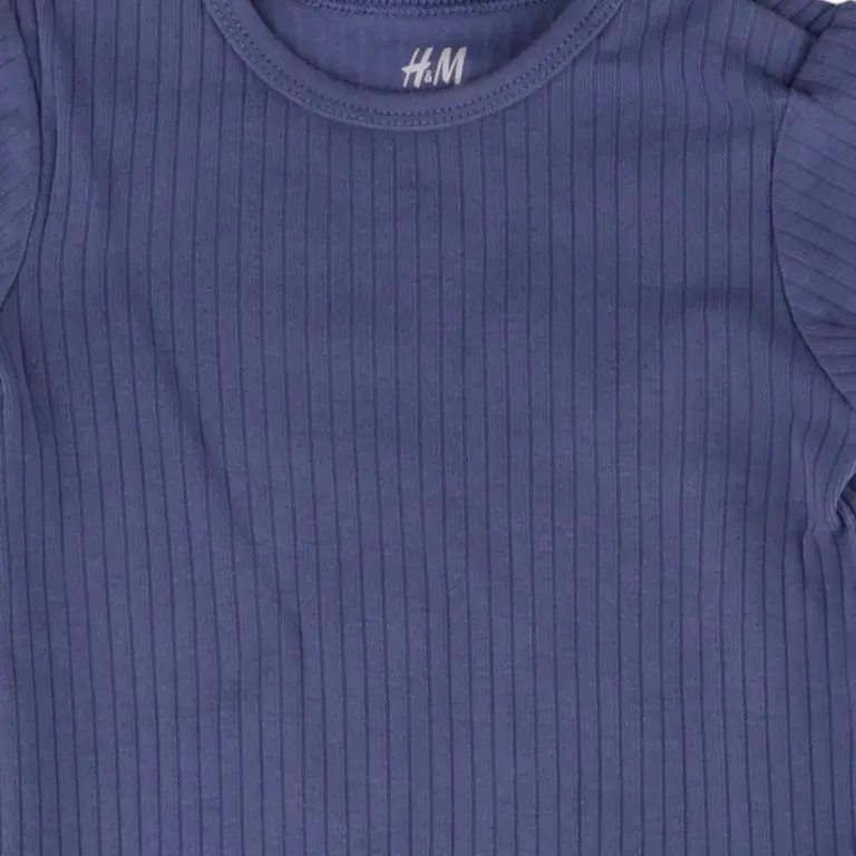 H&M Body 80 cm close up preview